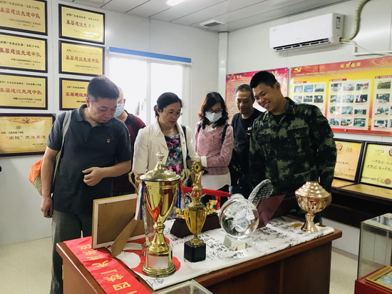 執勤十中隊參觀學習4.jpg